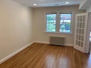 1326 Holbrook Street, NE in Washington, DC - Foto de edificio - Building Photo