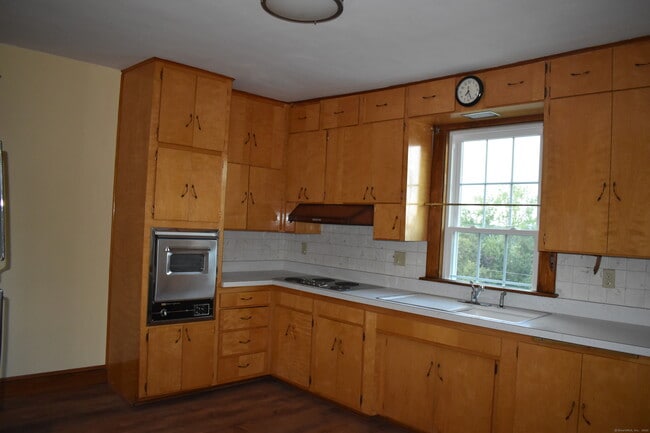 158 Martone St in Waterbury, CT - Building Photo - Building Photo