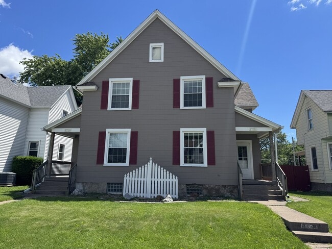 property at 1721 W 16th St