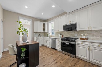 7472 Hazel Ave in Maplewood, MO - Building Photo - Building Photo