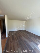 215 SE 91st Ave in Portland, OR - Building Photo - Building Photo