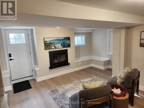 452 D'Arcy St in Newmarket, ON - Building Photo - Building Photo