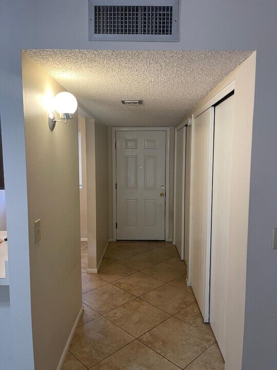 897 S Pantano Pkwy in Tucson, AZ - Building Photo