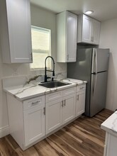 4705 16th Ave in Sacramento, CA - Foto de edificio - Building Photo