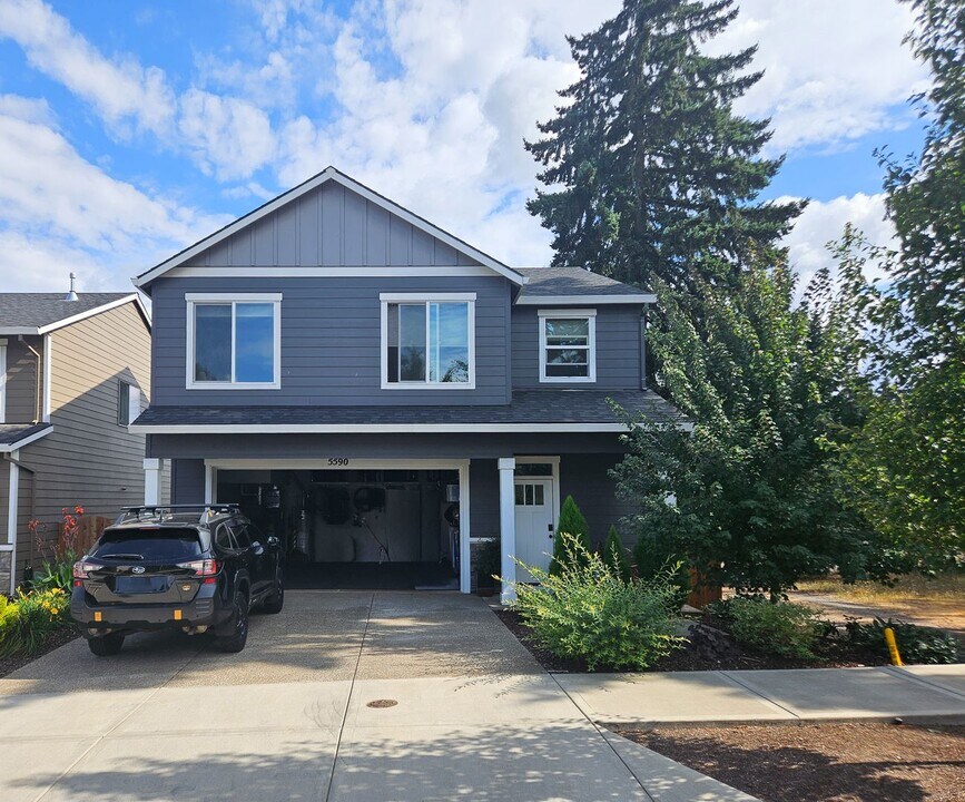 5590 Mountain Quail Dr S in Salem, OR - Foto de edificio
