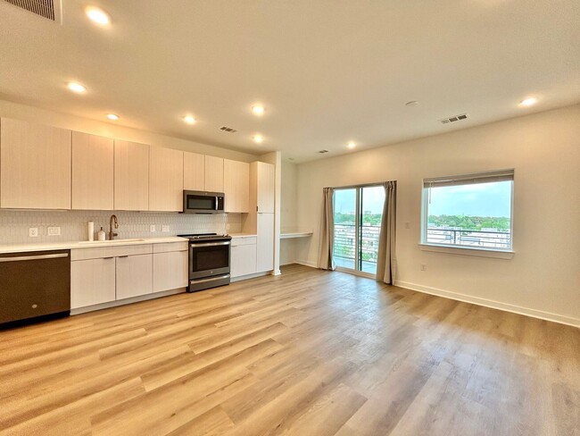 property at 4802 S Congress Ave