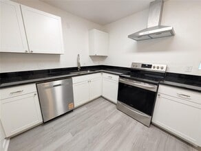 4225 NE 16th Terrace in Oklahoma City, OK - Building Photo - Building Photo