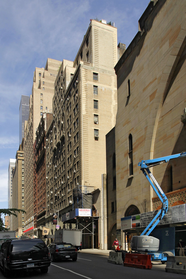 145 W 55th St in New York, NY - Foto de edificio - Building Photo