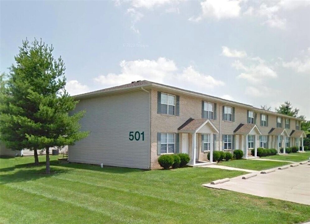 501 Ponderosa Ave in O'Fallon, IL - Building Photo