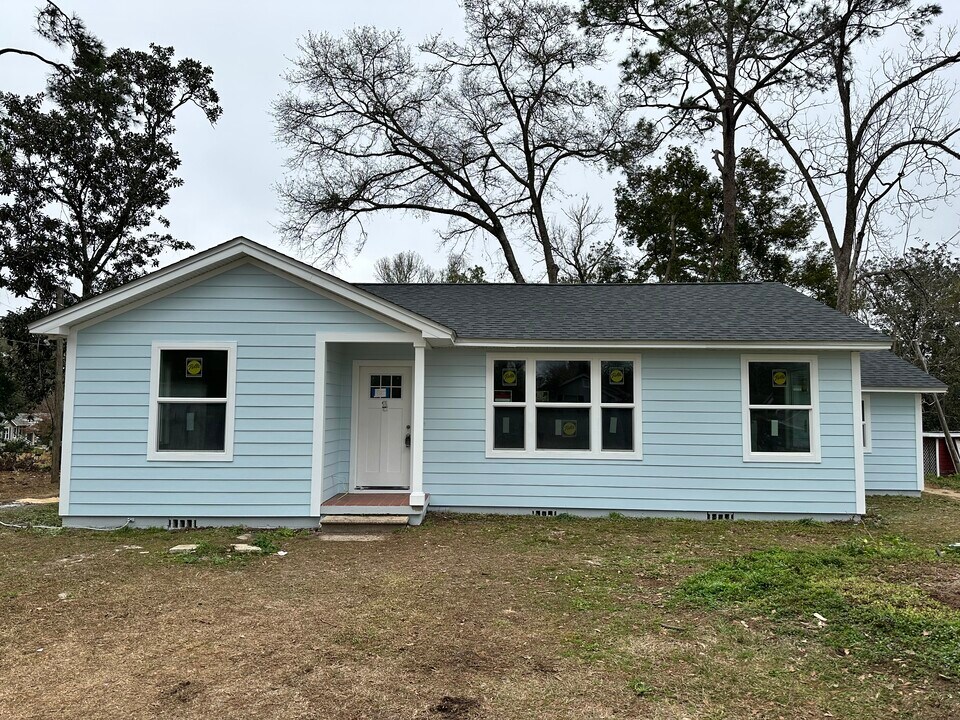 1602 Carruthers St in Tallahassee, FL - Foto de edificio