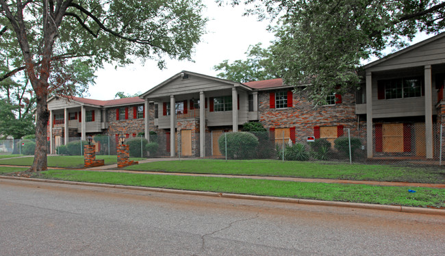 East Lake Apartments in Birmingham, AL - Building Photo - Building Photo