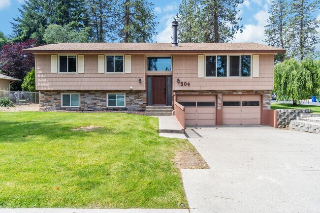 property at 304 E Chilton Ave
