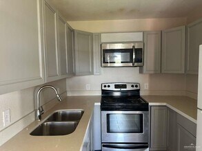 11 Gastel Cir in Edinburg, TX - Foto de edificio - Building Photo