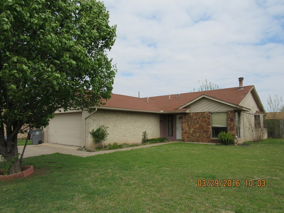 6405 SW Glenhaven Ave in Lawton, OK - Building Photo