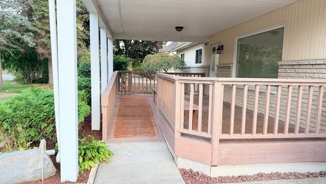 1060 Glaser Dr in Troy, MI - Building Photo - Building Photo