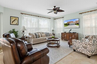 4 Waterside St in Homosassa, FL - Building Photo - Building Photo