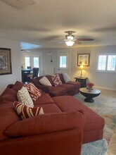 13842 N 38th St in Phoenix, AZ - Foto de edificio - Building Photo