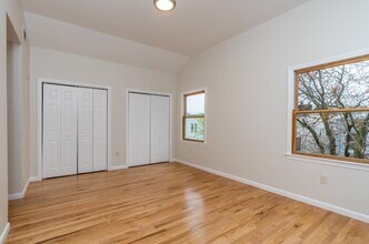 325 Claremont Ave in Jersey City, NJ - Building Photo - Building Photo