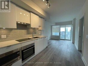 195-2195 Redpath Ave in Toronto, ON - Building Photo - Building Photo