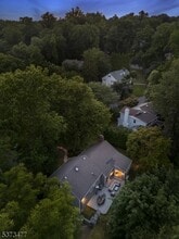 2 Inverness Ct in Millburn, NJ - Foto de edificio - Building Photo