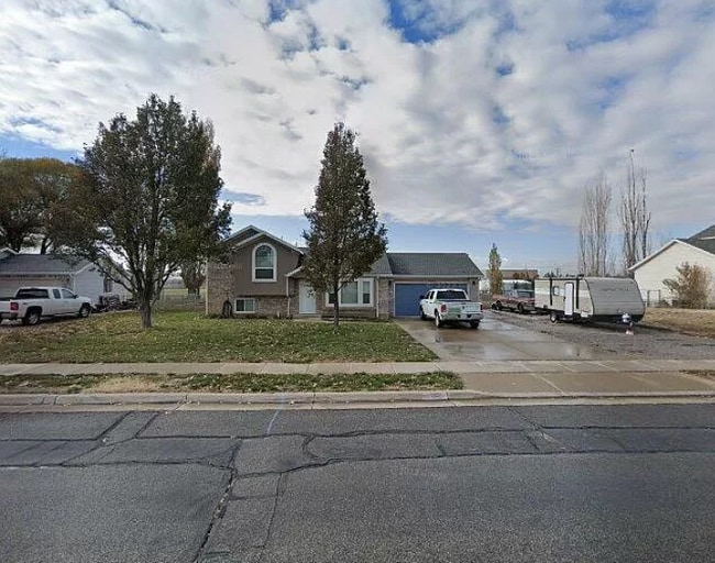 2223 N 1350 W Rentals in Clinton, UT