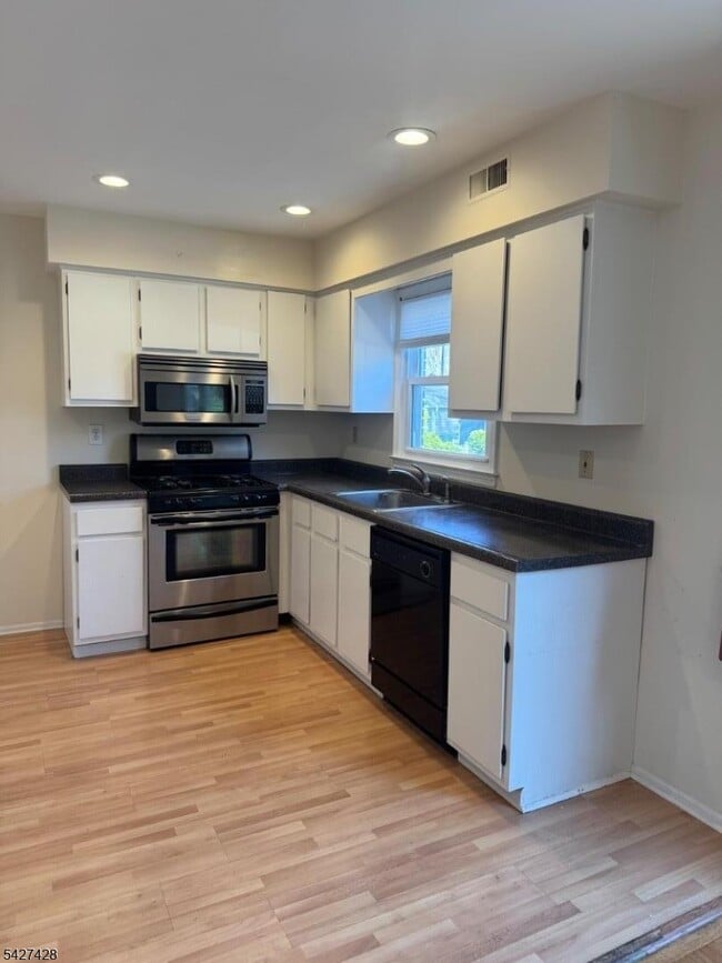 29 Aubrey St in Summit, NJ - Building Photo - Building Photo