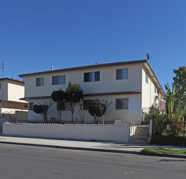 2682 Sichel St in Los Angeles, CA - Foto de edificio - Building Photo