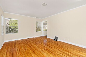 363 N Almont Dr in West Hollywood, CA - Building Photo - Building Photo