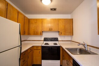 2130 NE Clackamas St-Unit -2130-08 in Portland, OR - Building Photo - Building Photo