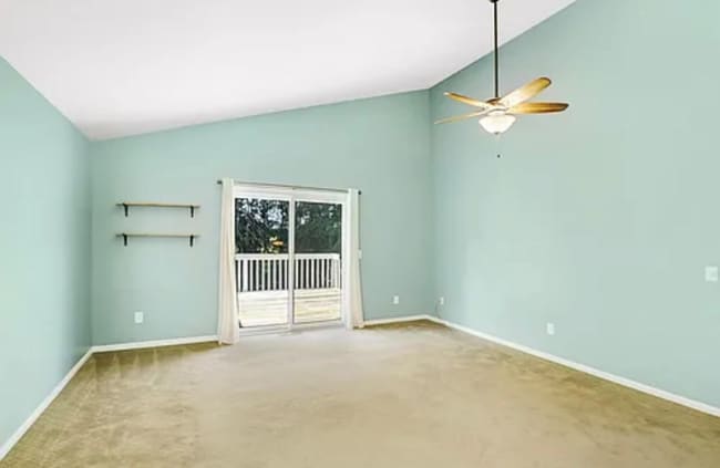 241 Wildhurst Rd in Waconia, MN - Foto de edificio - Building Photo