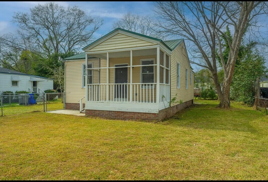 2619 Ranger Dr in North Charleston, SC - Foto de edificio