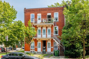 2210 Quesnel Rue in Montréal, QC - Building Photo