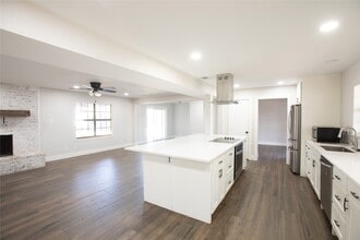 1929 N Lake Trail in Denton, TX - Building Photo - Building Photo