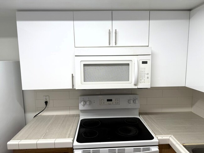 property at 4205 Oak Terrace Dr