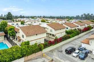 13080 Dronfield Ave in Sylmar, CA - Building Photo - Building Photo