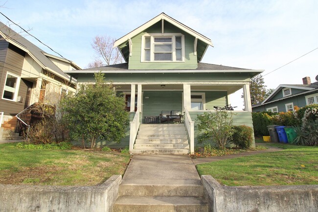 4826 NE 14th Pl in Portland, OR - Building Photo - Building Photo