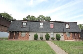 1104 Arrowhead Dr in Collinsville, IL - Building Photo - Building Photo