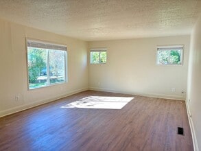 11411 SE Boise St in Portland, OR - Building Photo - Building Photo