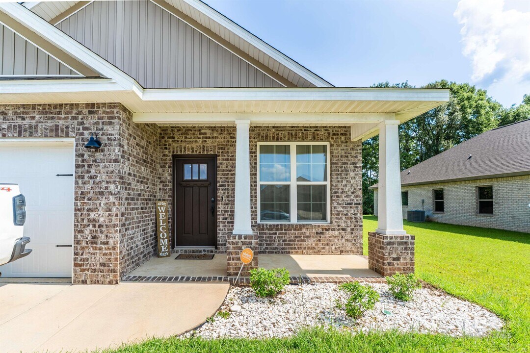 16504 Prado Loop in Loxley, AL - Building Photo