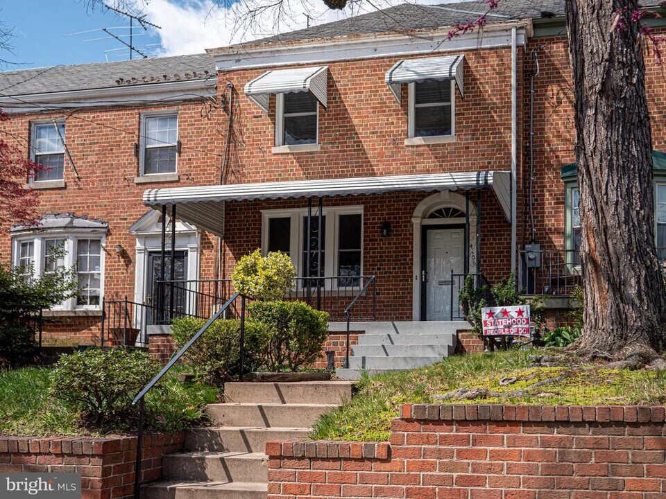 4106 10th St NE in Washington, DC - Building Photo