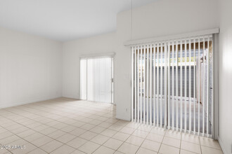 725 S Lebanon Ln in Tempe, AZ - Building Photo - Building Photo