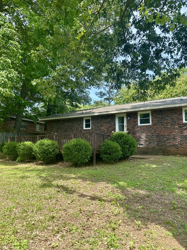 810 Harding Ave in Muscle Shoals, AL - Foto de edificio - Building Photo