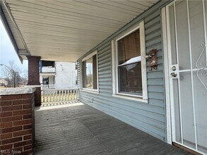 1268 E 133rd St in East Cleveland, OH - Foto de edificio - Building Photo