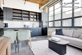 2061 N Southport Ave in Chicago, IL - Building Photo - Building Photo