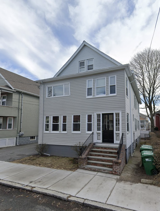 66 Frederick Ave, Unit 1 in Medford, MA - Building Photo