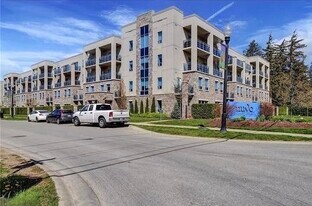 320 Sugarcreek Trail in London, ON - Building Photo