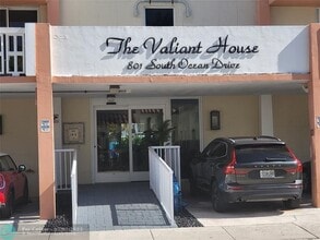 801 S Ocean Dr in Hollywood, FL - Building Photo - Building Photo