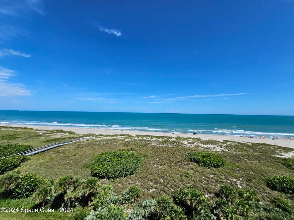1860 N Atlantic Ave in Cocoa Beach, FL - Building Photo