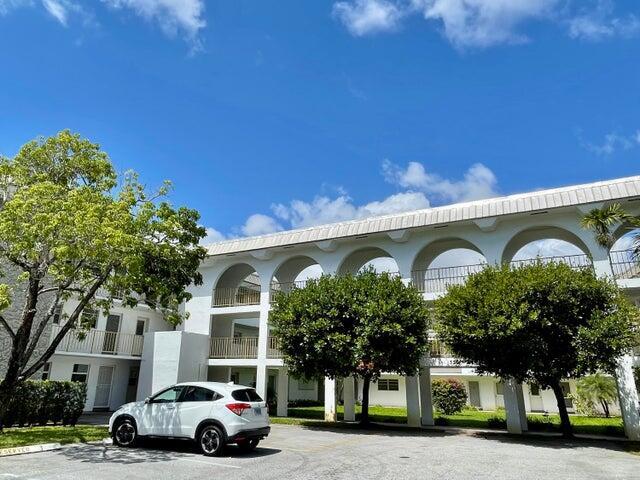 5501 NW 2nd Ave in Boca Raton, FL - Building Photo