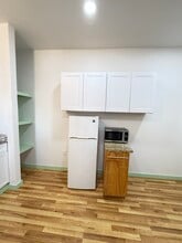 5041 Delbon Way in Palmdale, CA - Foto de edificio - Building Photo